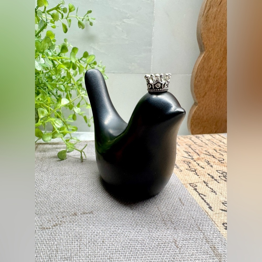 New Small Sleek Black Resin Bird w/ Silver Tone Crown Decor Figurine - 3” - Picture 2 of 5